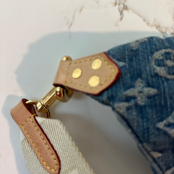 EEEEKKK!!  Louis Vuitton High Rise Bum Bag 100% Auth!!!! Receipts - Picture 9 of 13